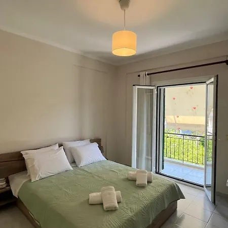 Makis Apartment Tsoukaladhes